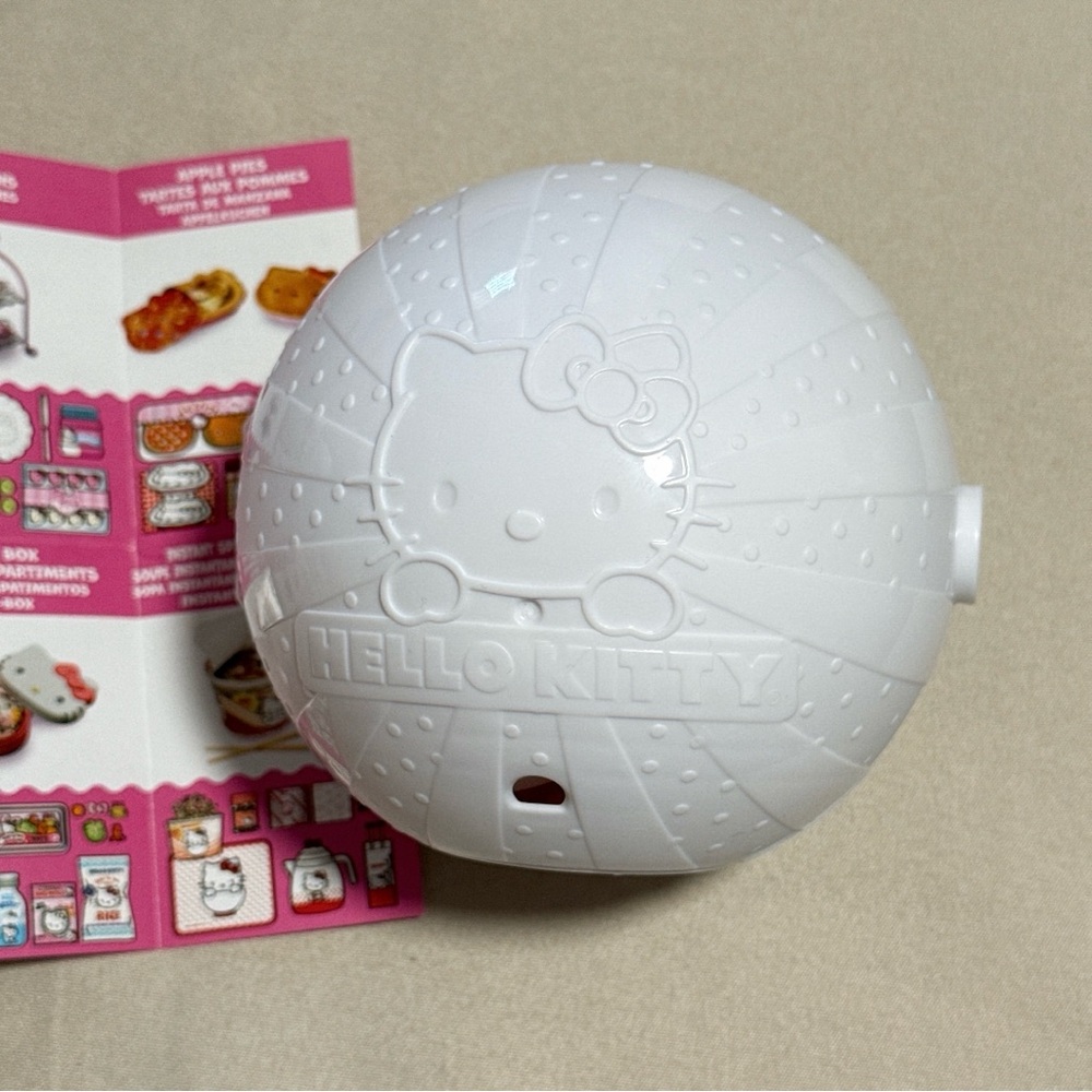 Hello Kitty Waffle Surprise Ball